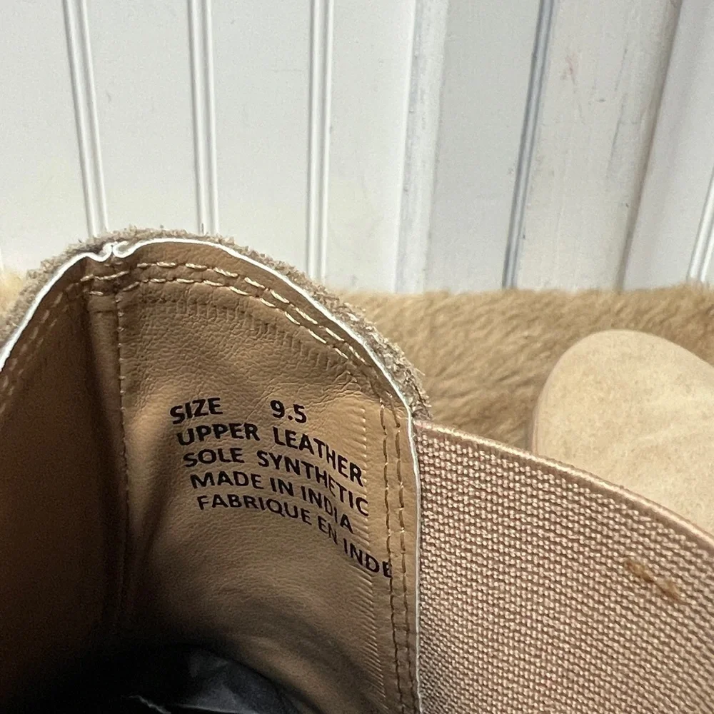 Urban Outfitters Double Crepe Suede Chelsea Ankle Boots 9.5 Booties Leather UO